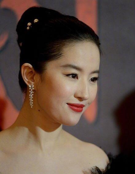 杨洋大力转型？