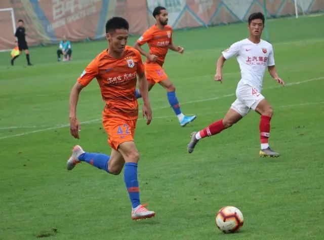 「王大雷」两人或成新赛季看点，门将有了双保险，王大雷晒训练合影