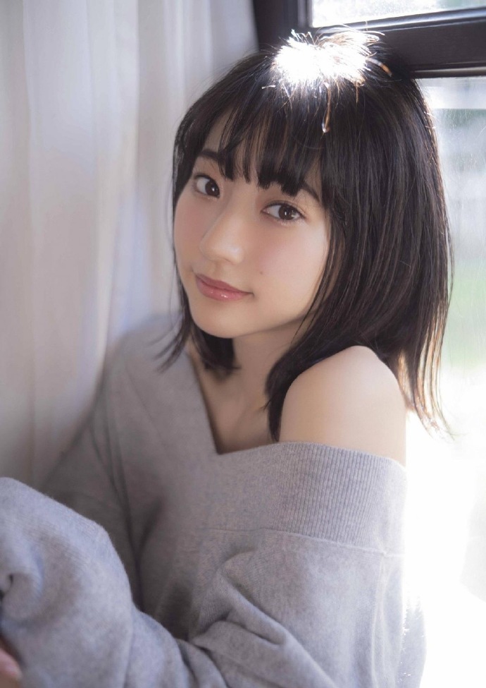 武田玲奈-最美的时刻,就是在安静的思考