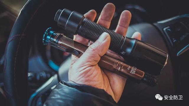 如何使用防身棍 b8a1d225d3b24b2d917714d58a5812d1.jpeg