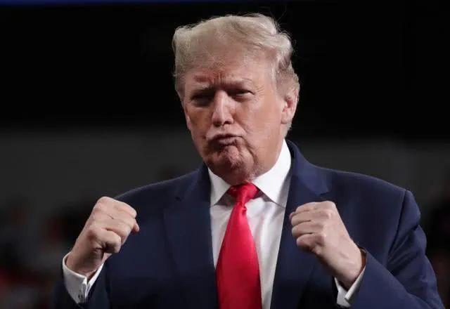 美各地机场陷入混乱 州长怒怼特朗普 要求联邦政