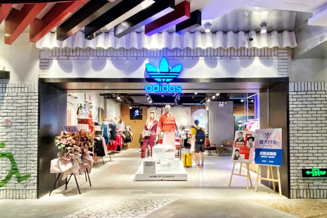 设计师品牌集合店 f69f1cdd443f47e0b6cc6e63abfcdb2e.jpeg