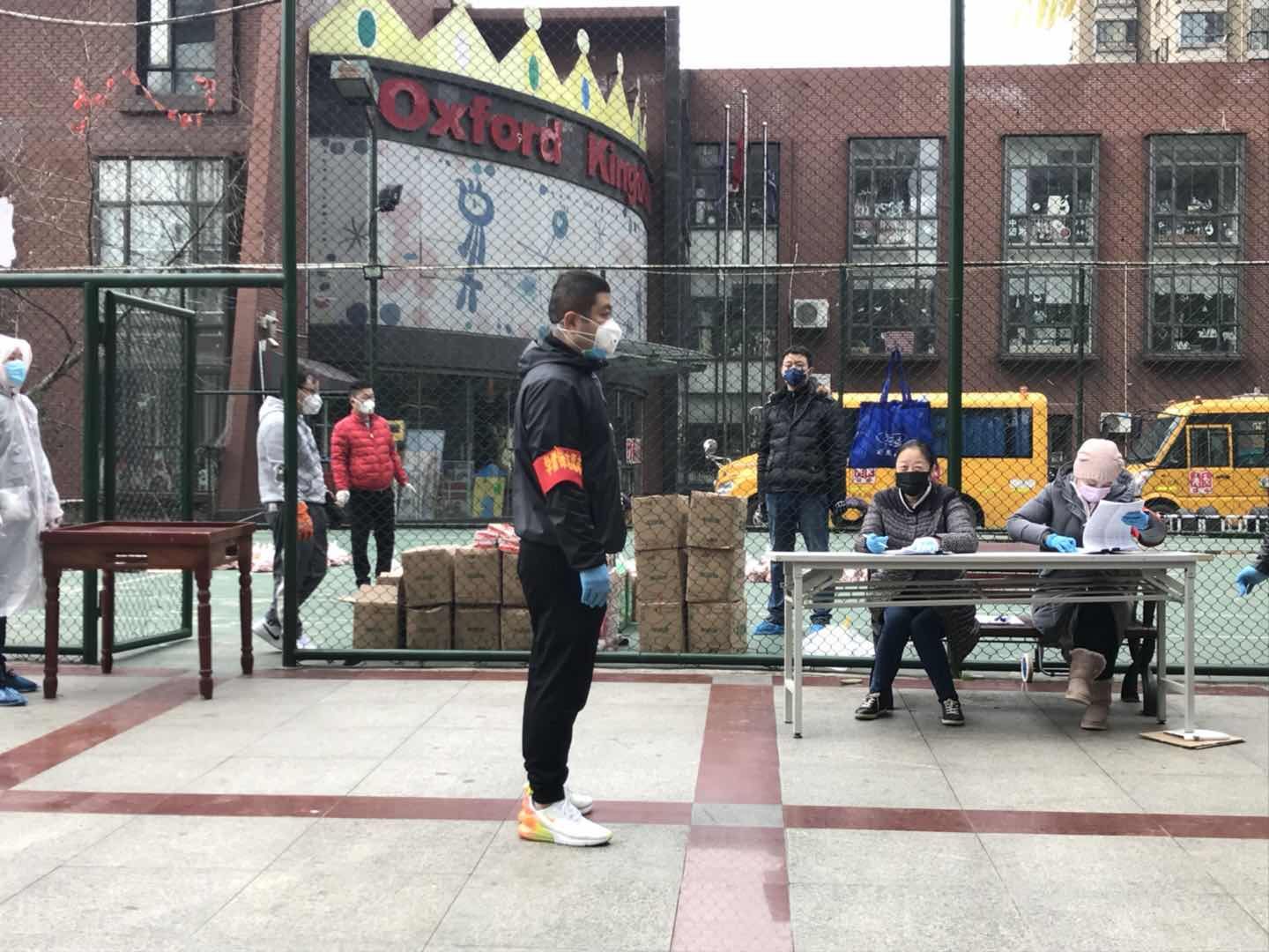 武汉一小区吃喝“团长”：曾一次团购5吨食物，