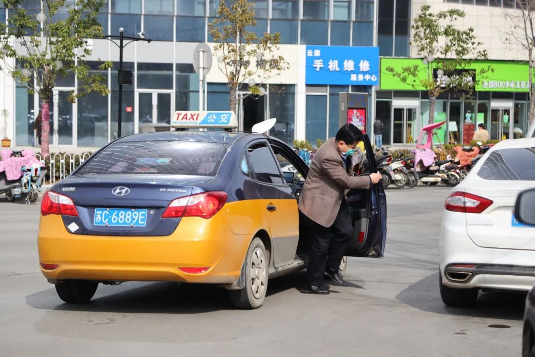 徐州的哥复工一天收入从二三十元涨到一百五六十元