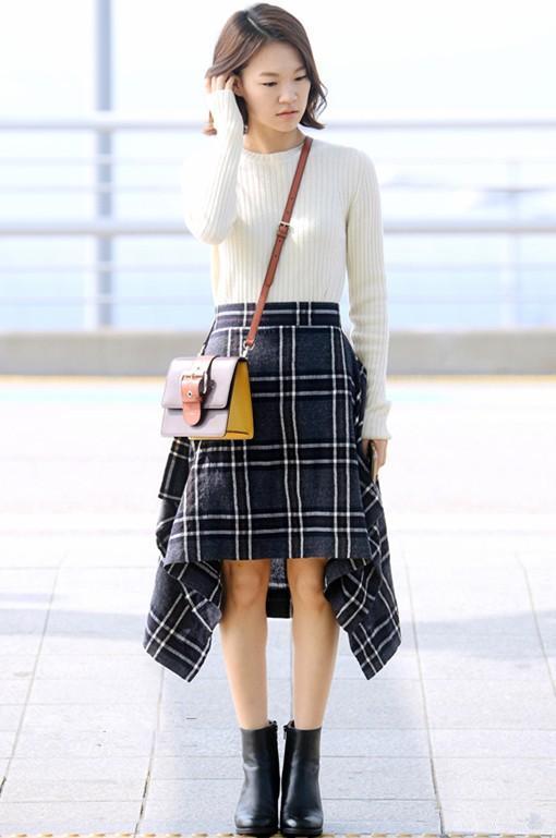 「Look」时尚又保暖春天想穿连衣裙怕冷怎么办？搭配长靴刚刚好