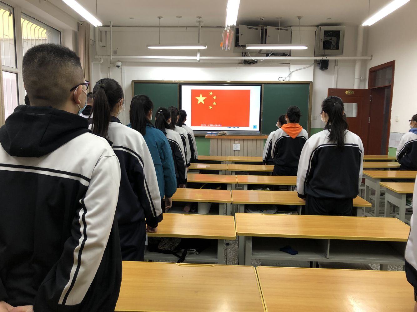 春天如约而至 校园书声响起——五家渠高级中学高三年级复课第一天