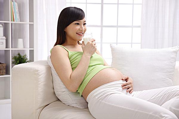 「缺钙」身体出现几个提示信号，要抓紧了孕期不晓得怎么补钙？别担心