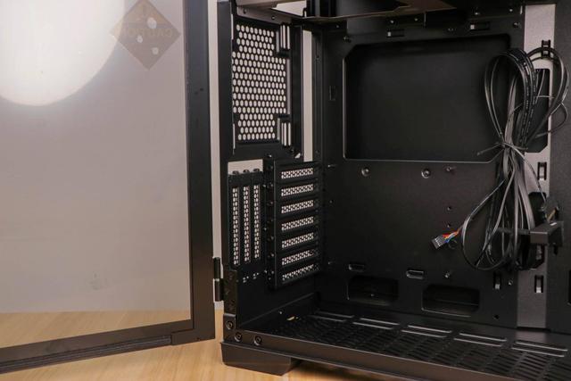 让DIY玩家满足,双侧透高颜值,安钛克P120冰钻机箱上手体验