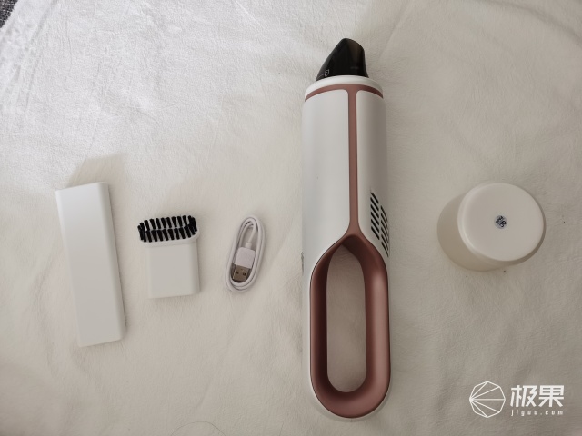 【吸尘器】家居、车内都好用！宝宝的贴身清洁专家！便携无束缚的吸尘器