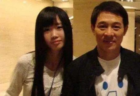 李连杰四女儿各个貌美如花：利智生的万千宠爱