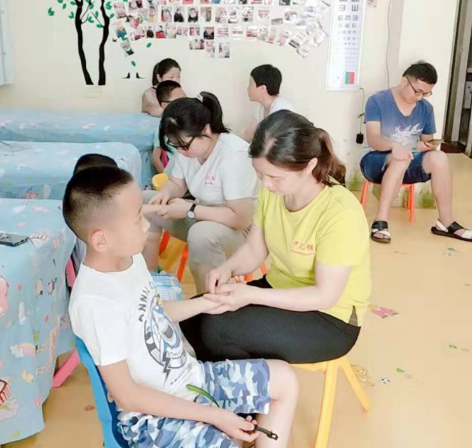 「孩子」半年没发育！医生斥责：3种黑餐，怎么还在喂4岁宝宝脾肺衰竭