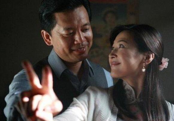 国家一级演员何政军,结婚几十年却无一绯闻,他的妻子究竟是何人!