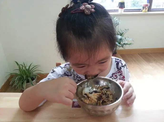 「孩子」脾胃强健长高高，吃嘛嘛香孩子长不高是脾虚？常喝1水