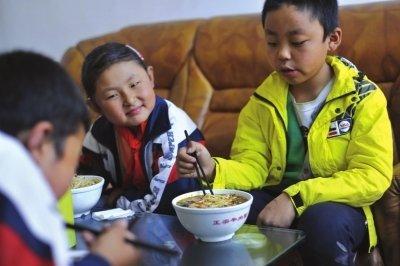 『孩子』孩子最易生病了，父母记住2饭不吃，2觉不睡！三月“倒春寒”