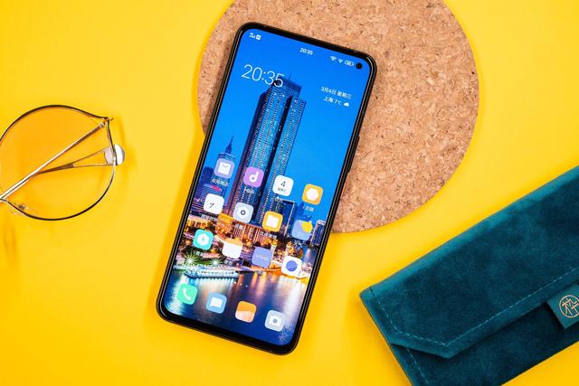 硬核性能旗舰应该是什么样的?上手iQOO 3就能知晓答案