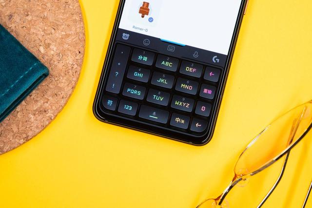 硬核性能旗舰应该是什么样的?上手iQOO 3就能知晓答案