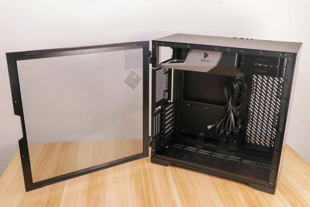 让DIY玩家满足,双侧透高颜值,安钛克P120冰钻机箱上手体验