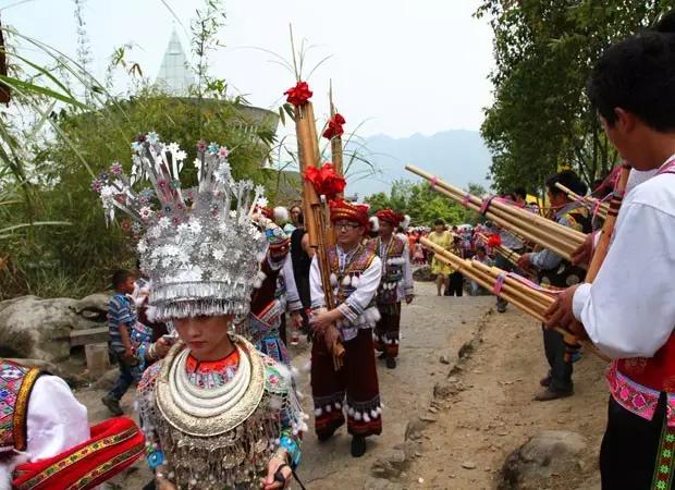 宜宾兴文山水古镇苗僰情
