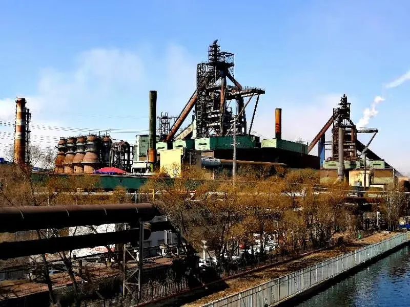 3月3日,随着鞍钢股份炼铁总厂2号高炉启动预休风,鞍山钢铁今年规模最