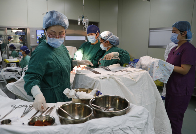 什么时候进产房 dcb8b47f859a4c94b3c1bd85e664c65e.png