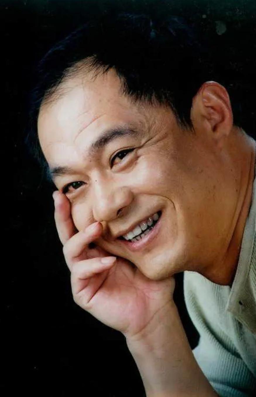 老戏骨赵君再现身，曾2次获金鸡奖，前妻再婚嫁