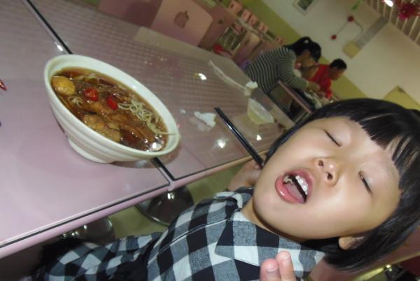 东西:医生怒斥:都是乱吃东西造成的,家长太无知5岁男娃脾虚生病