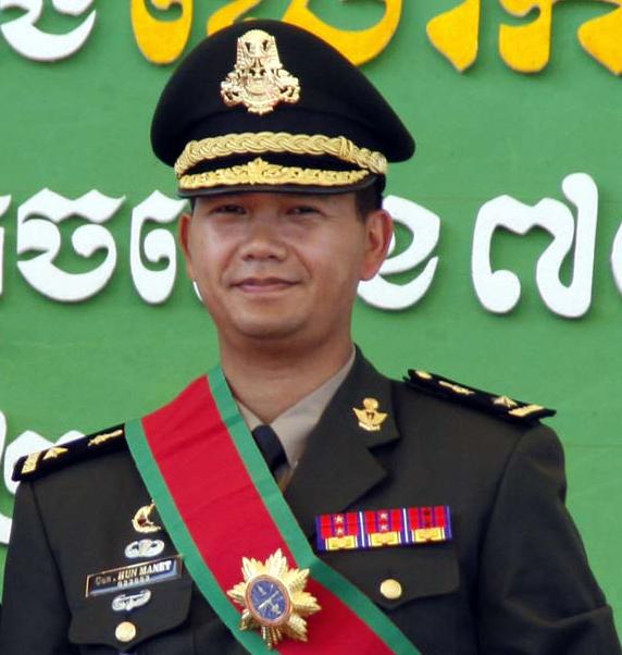 柬埔寨首相洪森,五星上将军衔,虎父无犬子,长子是中将副总司令
