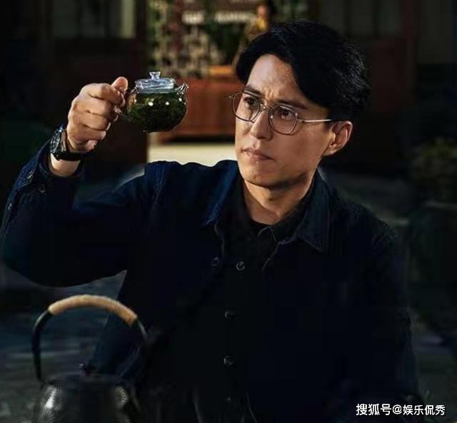 靳东又一新剧来袭，女主是万年老搭档，女二还