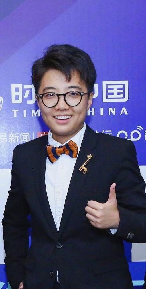遭官媒批评，宣布不再录制节目，退出大众视野：邱晨做错了什么？