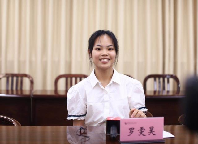 「高分」拿高分“秘籍”让人惊讶听了绝对不吃亏！高分考生经验流出