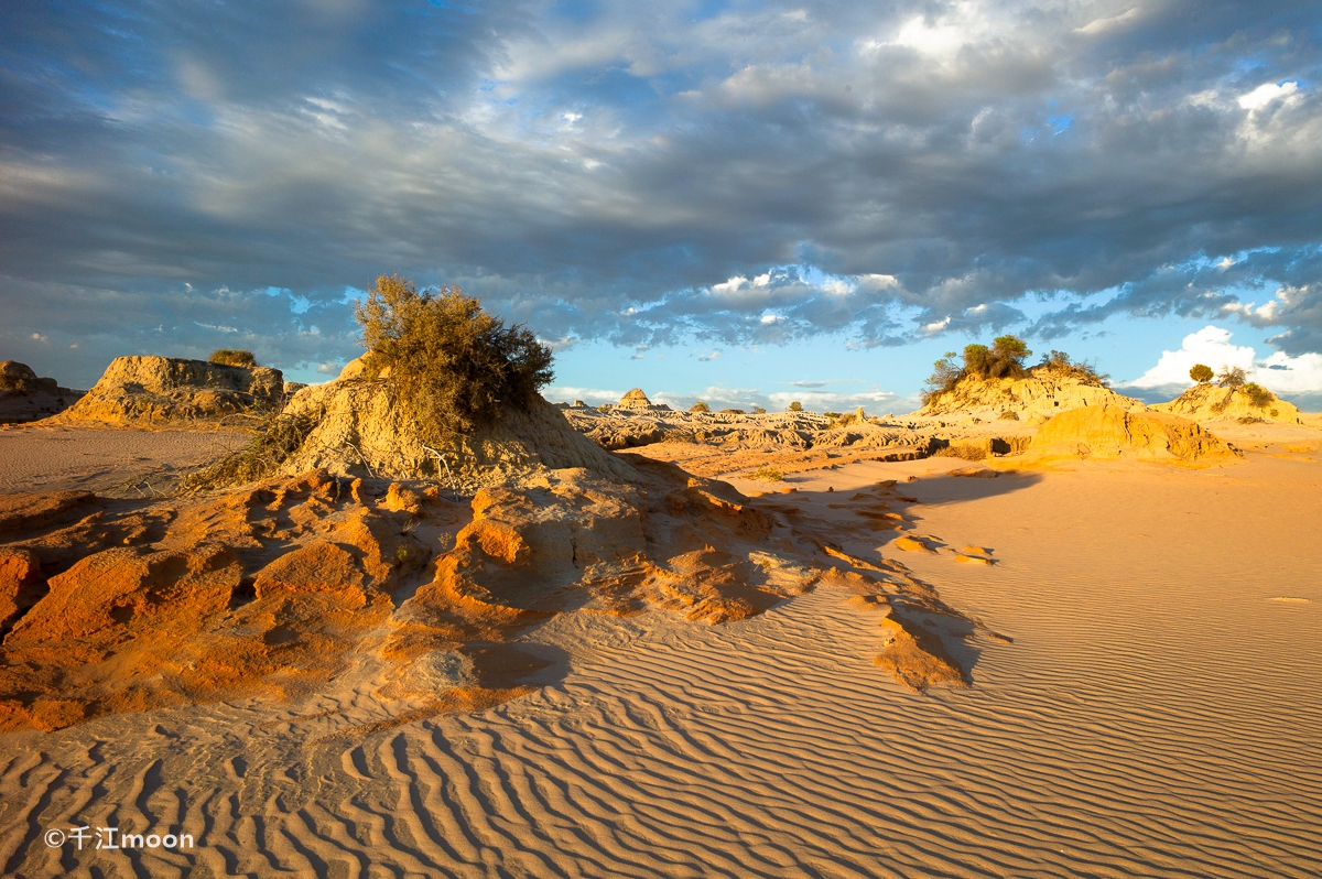 澳洲第一个被列为世界文化遗产的国家公园，苍凉如同月球表面