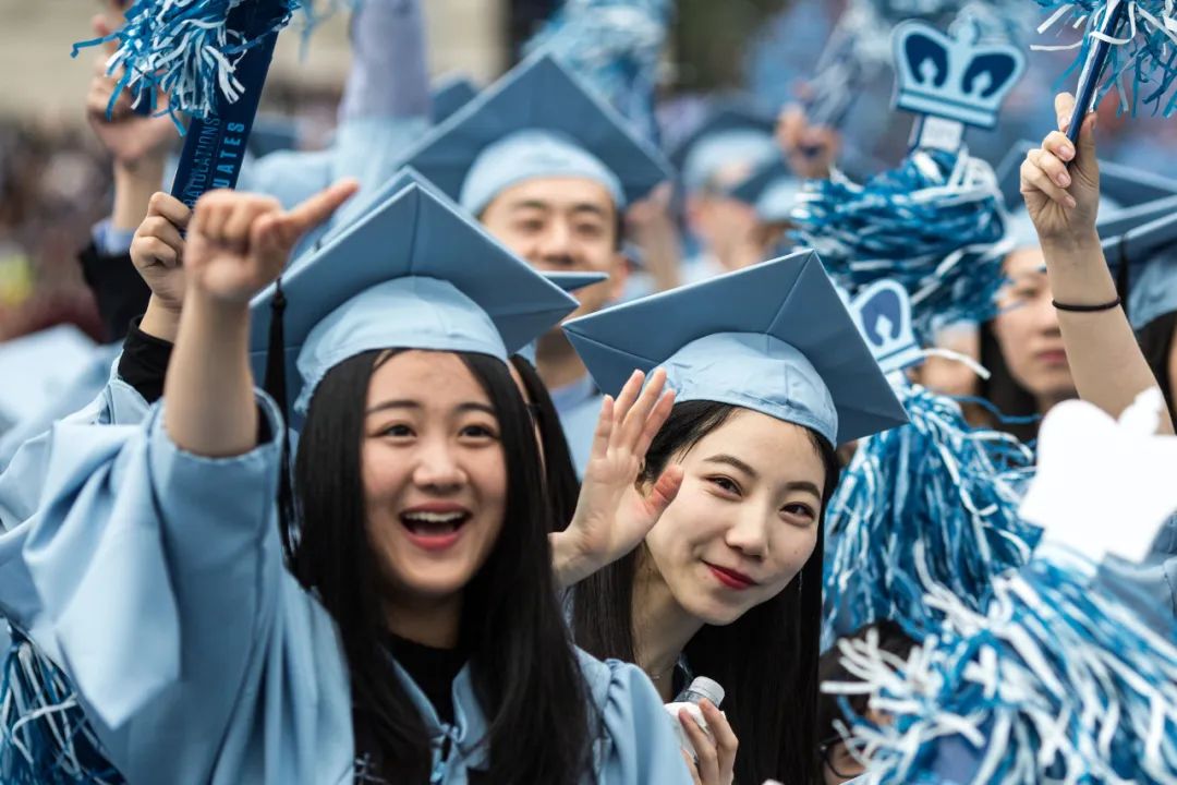 白天愁毕业晚上愁机票…18万都挡不住留学生回家的路！