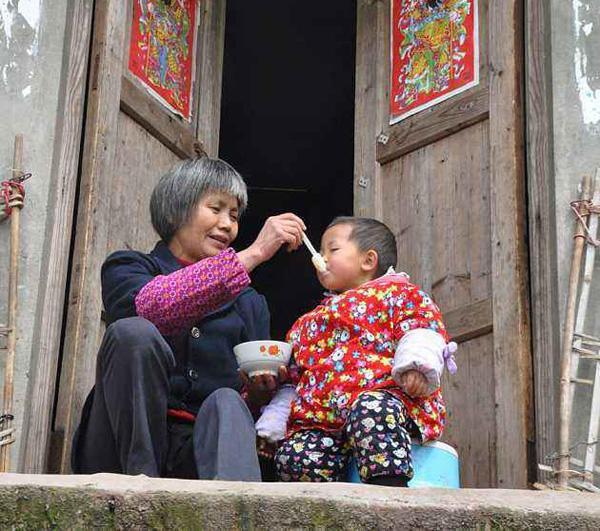 【征兆】是身体变垮的征兆！家长切莫大意医生告诫：孩子“1白2青3痛”