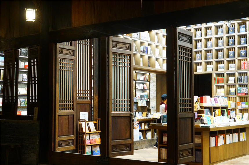 南宁美食排行_南宁酷大姐卖特色小吃,日限量200碗,要催单直接撵走(2)