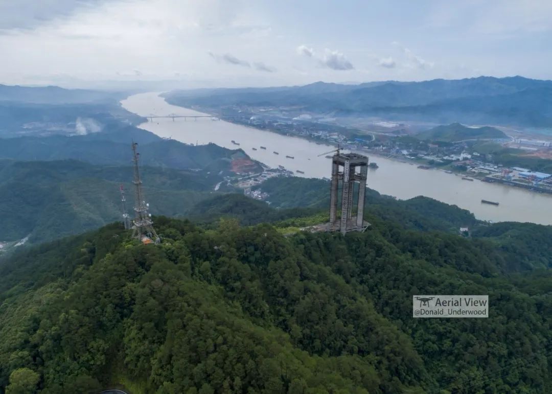 梧州未来网红地标西江明珠塔续建招标了钻石球体和夜景亮化需在2020年