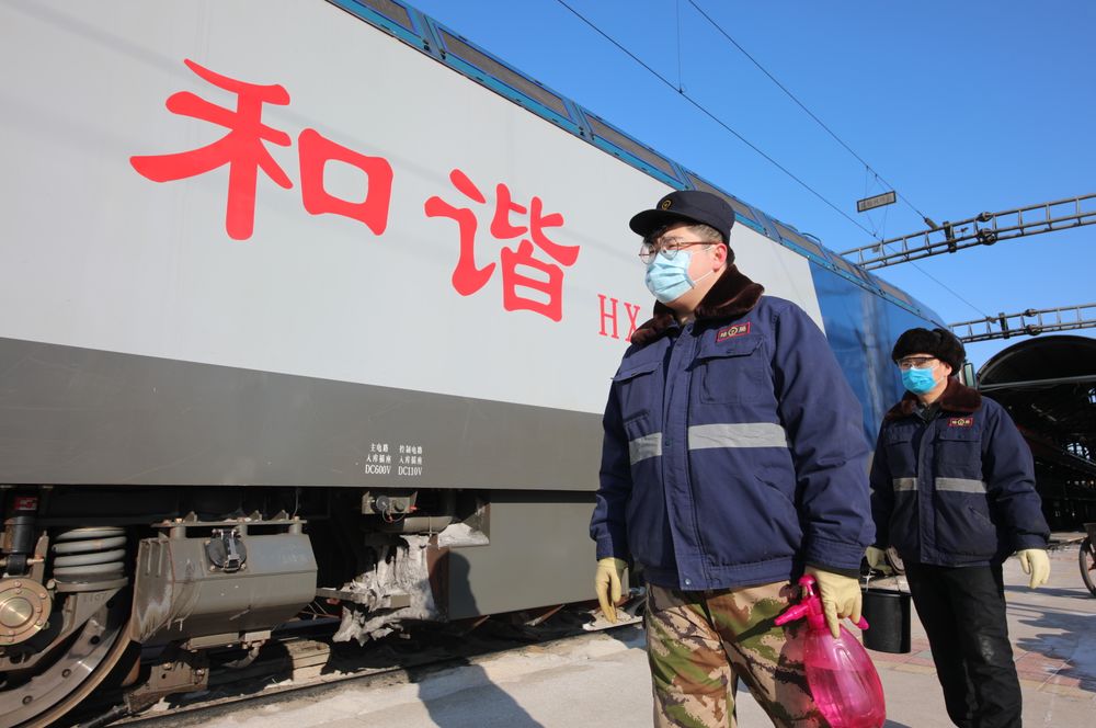 机务段一路畅行多拉快跑千里铁道线上的火车司机都冲锋在前各地复工