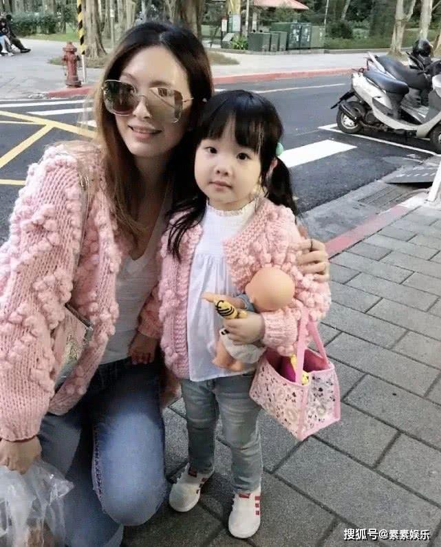 『刘真』辛龙再度落泪，称4岁女儿还在等妈妈带她去上学刘真病情无进展