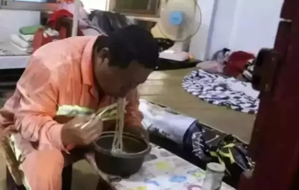 父母：又两省马上开学! 校内还不用戴口罩!在家自学不下去时想想同龄人