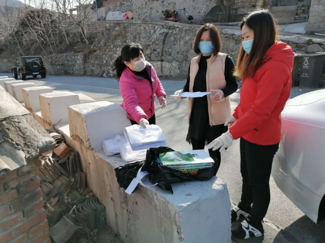 怎么联系快递员让他把快递送到家 6eea9bb3415d45c68c3ce009cd0f2422.jpeg