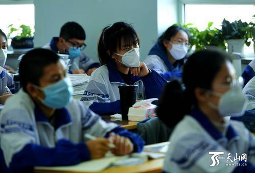 #孙霞#复课了,乌鲁木齐这位高三班主任这样“带节奏”