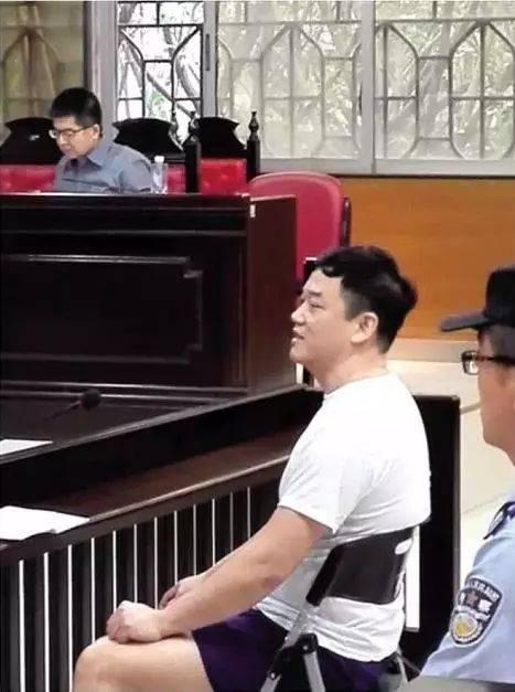 《万紫千红》主持人：谭国治去世，陈维聪诈骗