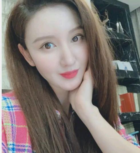《安家》饰演罗晋前妻，张萌被质疑整容，另一