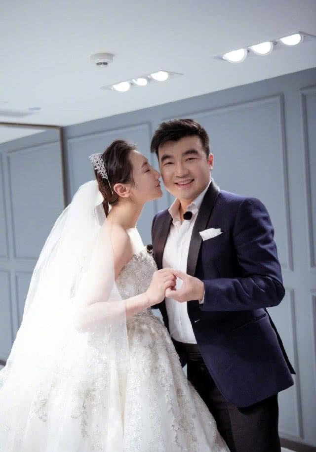 大肚子结婚婚纱怎么穿_怀孕穿婚纱大肚子照片