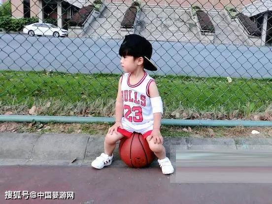 「游泳」宝宝每天的运动量要这么大！你家宝宝运动够了吗