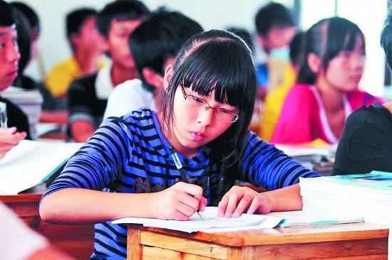 这一考试时间推迟，考生们很庆幸，高考推迟的可能性加大了（最新发布）