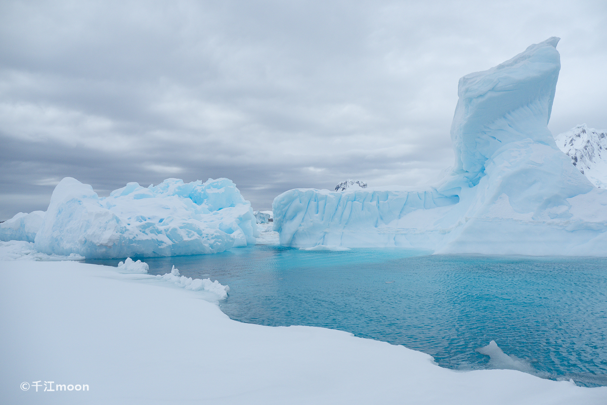 描写南极冰山的拟人句