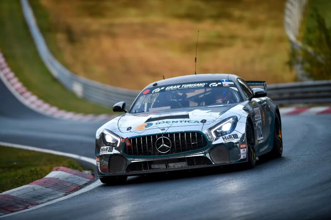 全新amg gt3高水平的竞争力获得了市场剧烈响应:amg交付了近70辆全新