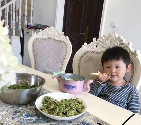 [孩子]3件事不要对孩子做，咳嗽伤脾，家长别大意医生劝告：天气渐暖