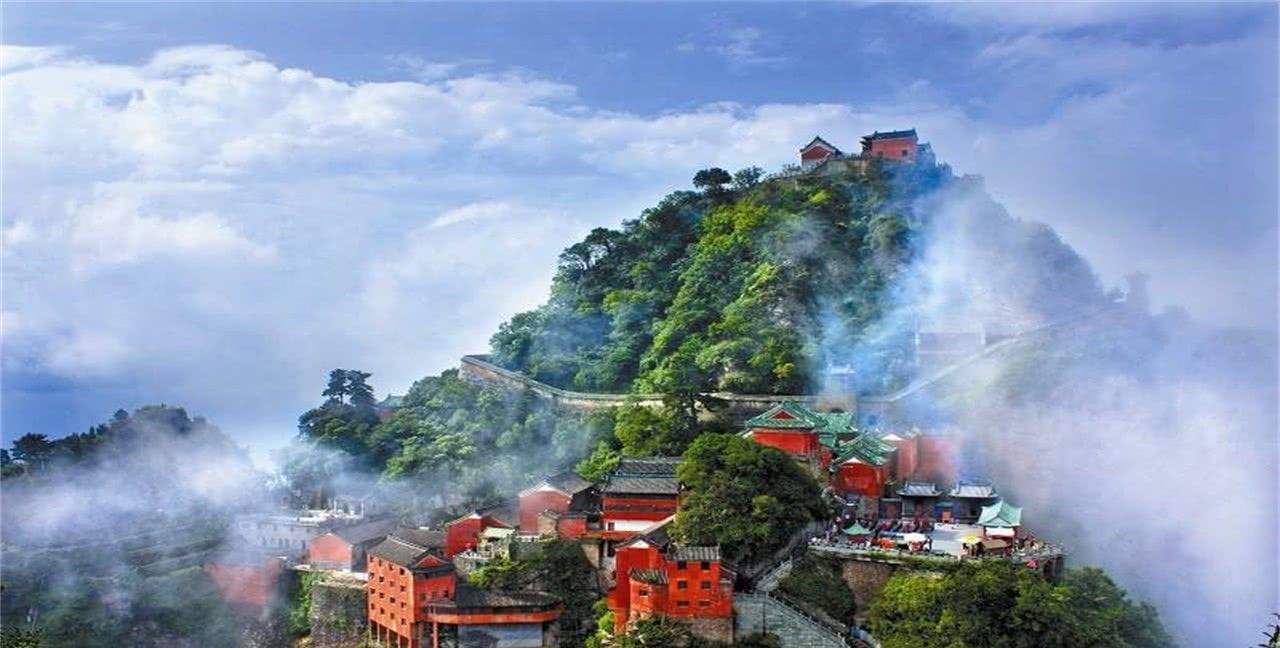 原创武汉大学观樱,黄鹤楼赏诗,的神农架,灵秀湖北,楚楚动人!