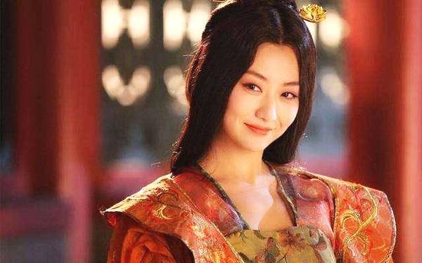 只有萧皇后的占卜大吉,被册立为晋王妃,当杨广决定夺嫡的时候,萧皇后